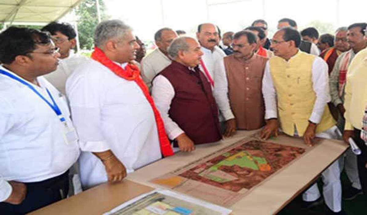 शिवराज ने चीतों की रिलीज साइट का किया अवलोकन